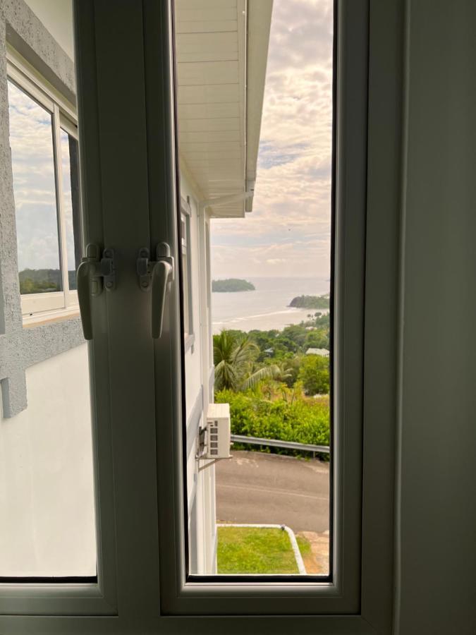 Western Ocean Breeze Self Catering Victoria Exterior photo